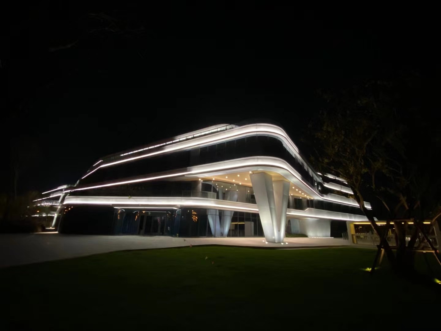 LED universal flexible wall washer strip (Figure 6)