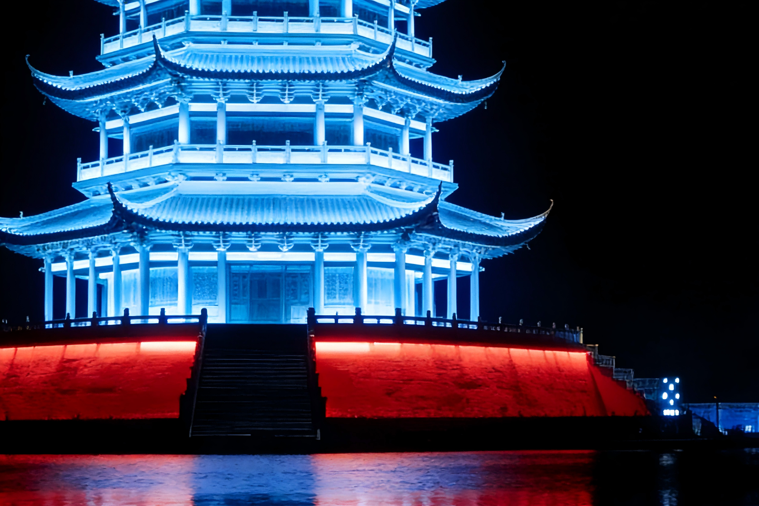 24W flexible wall washer unlocks a new path for poetic lighting of towers (Picture 2)