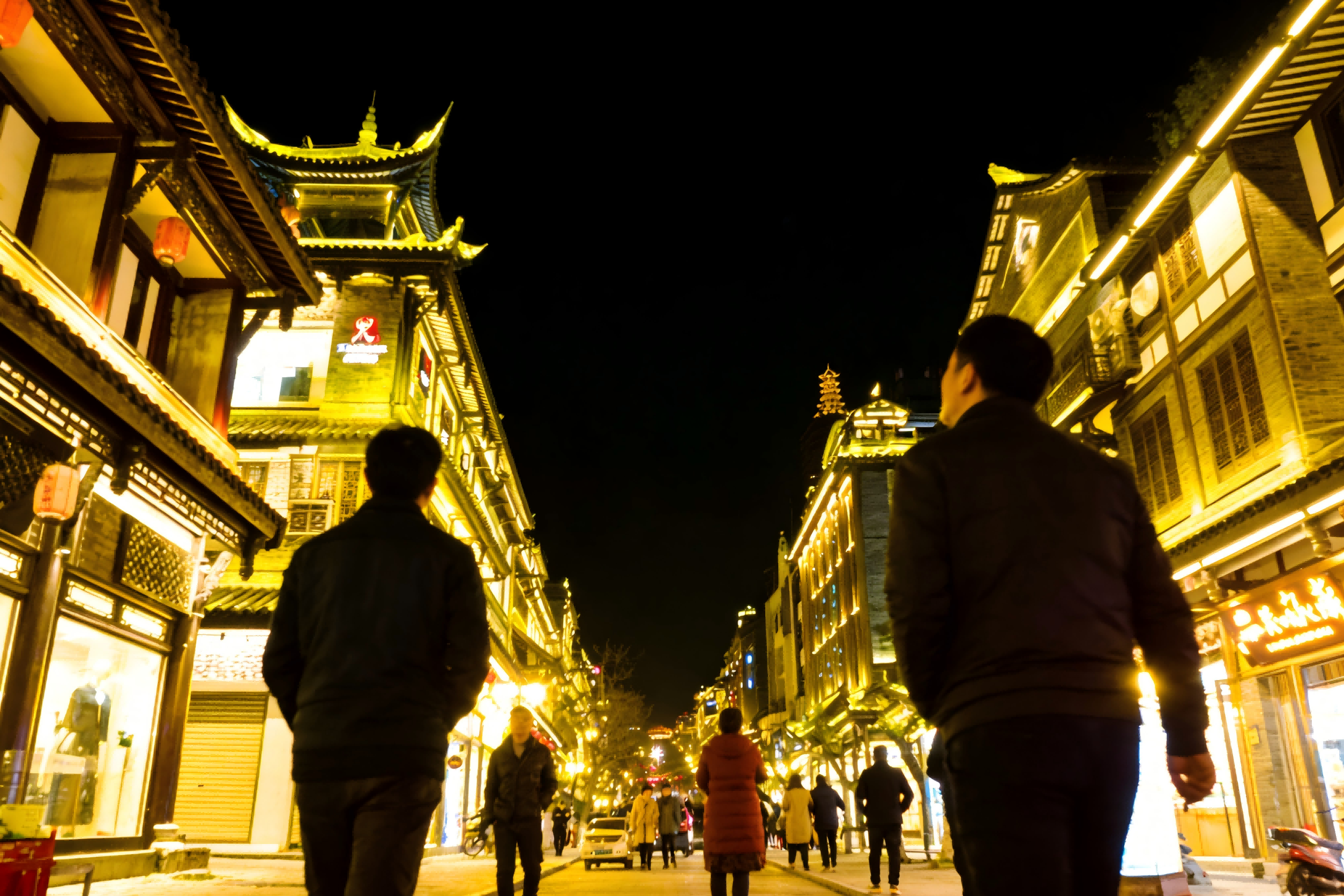 Jin Boan: Transmitting texts with light, empowering the cultural tourism and lighting of old streets in ancient cities (Picture 2)