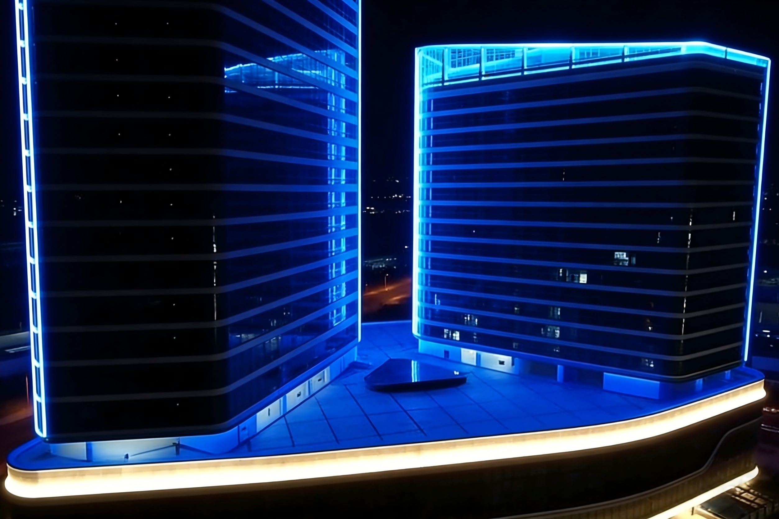 Jinboan light and shadow construction｜RGBW flexible lamps light up Shenzhen Lianying Building, renewing the aesthetics of business night scenes